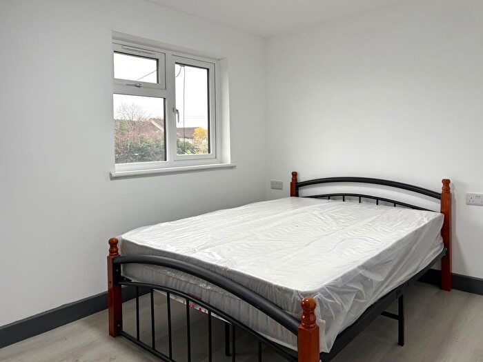 1 Bedroom Studio To Rent In Conway Road, Whitton, TW4