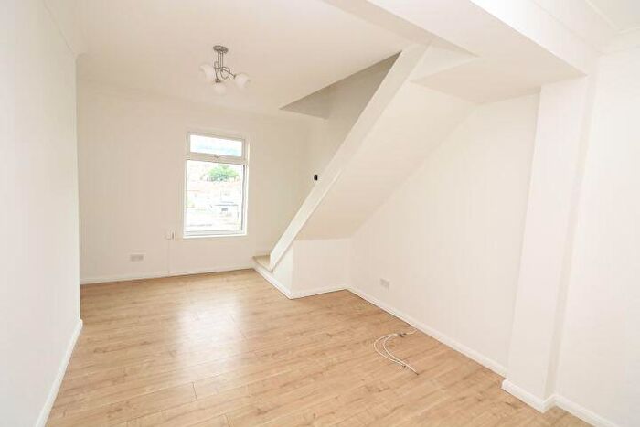 1 Bedroom Flat For Sale In Alexandra Road, Chatham, ME4