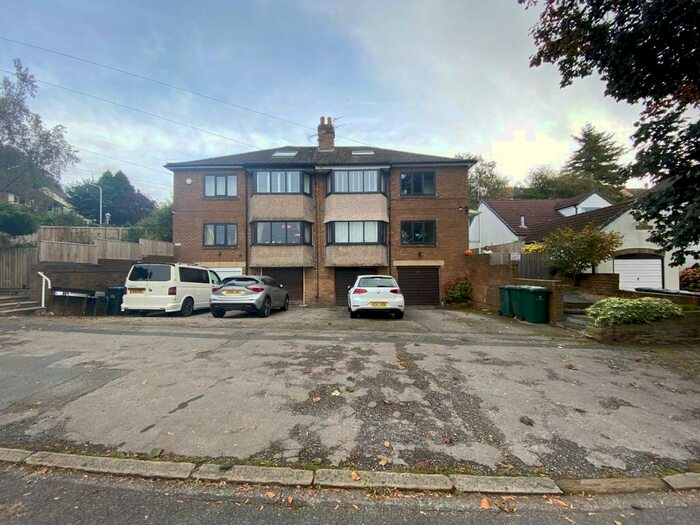 2 Bedroom Flat To Rent In Fairfax Road, Bingley, West Yorkshire, BD16