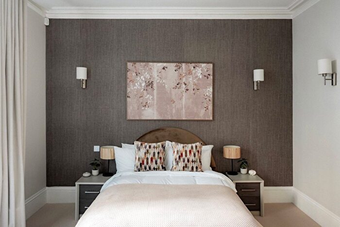 4 Bedroom Flat To Rent In Southwell Gardens, South Kensington, SW7
