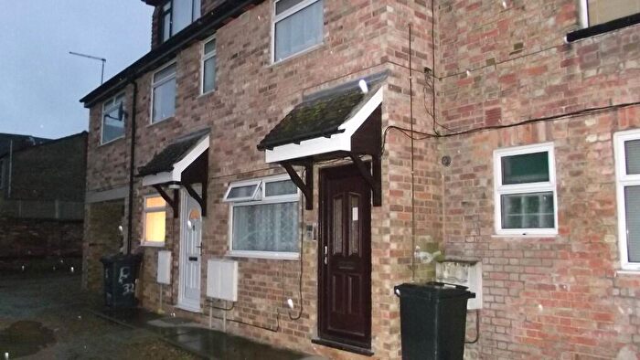 1 Bedroom Flat To Rent In Clapham Road, Bedford, Bedfordshire, MK41