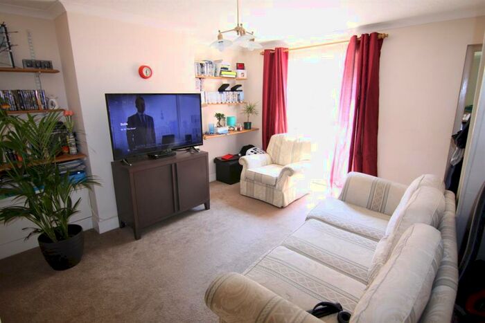 2 Bedroom Semi-Detached House To Rent In Guildford, GU2