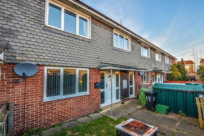 3 Bedroom Terraced House For Sale In Oatfield Road, Frampton On Severn, Gloucester, GL2