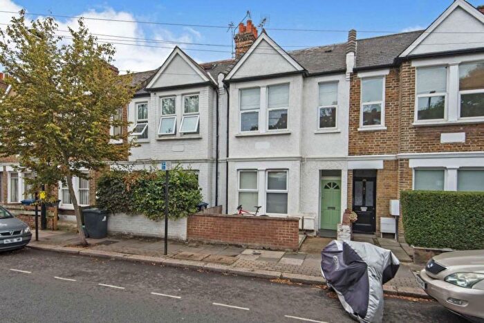 2 Bedroom Flat To Rent In Southfield Road, Chiswick, W4