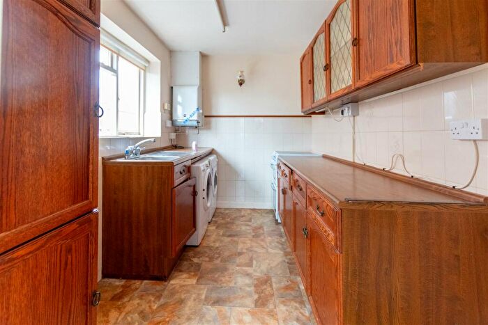 2 Bedroom Detached Bungalow For Sale In Rowan Drive, Keyworth, NG12