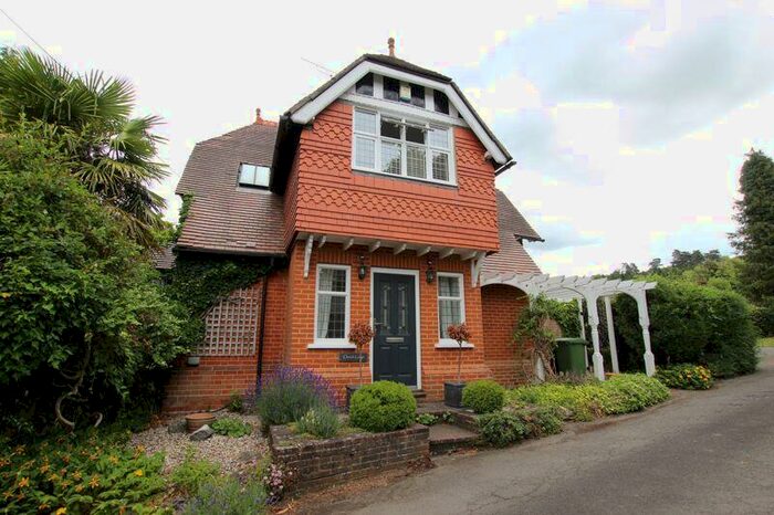 4 Bedroom Detached House To Rent In Old London Road, Mickleham, RH5