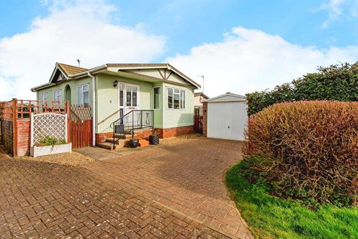 2 Bedroom Park Home For Sale In Osborne Road, Wisbech, PE13