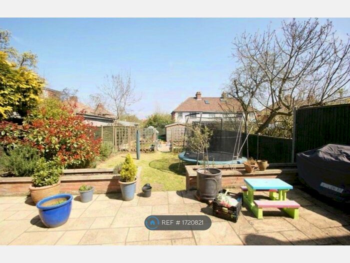 6 Bedroom Semi-Detached House To Rent In Carlisle Avenue, London, W3