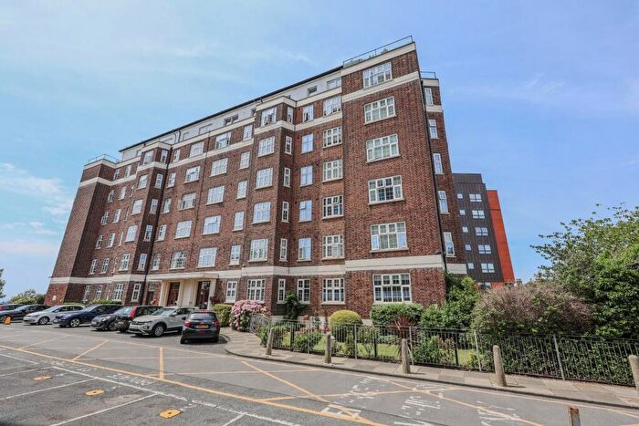 1 Bedroom Flat For Sale In Broadway West, Leigh-On-Sea, SS9