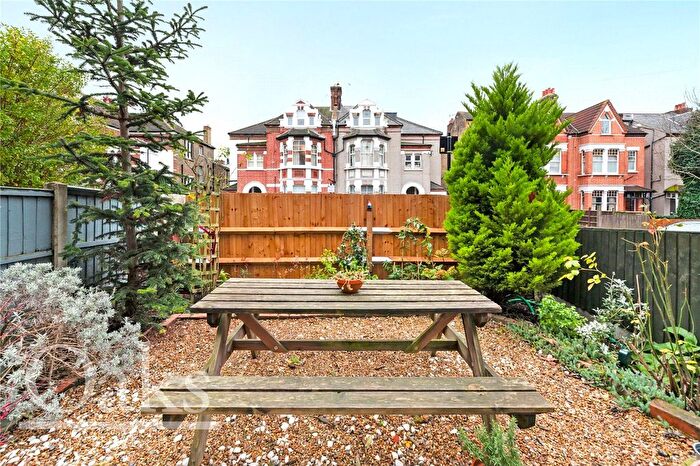 1 Bedroom Flat For Sale In Gleneagle Road, London, SW16