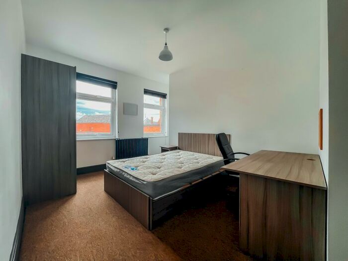 7 Bedroom Flat To Rent In High Street, Loughborough, LE11