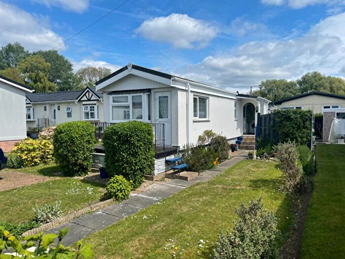 1 Bedroom Park Home For Sale In Willow Way, St. Ives, PE27