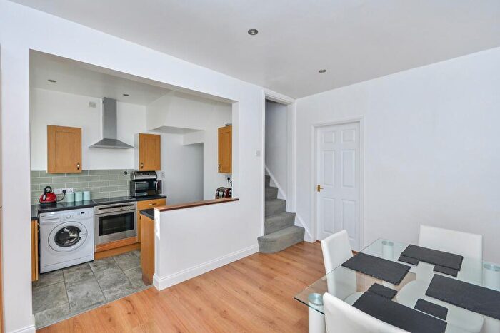 3 Bedroom Terraced House To Rent In Devonshire Street, NG19