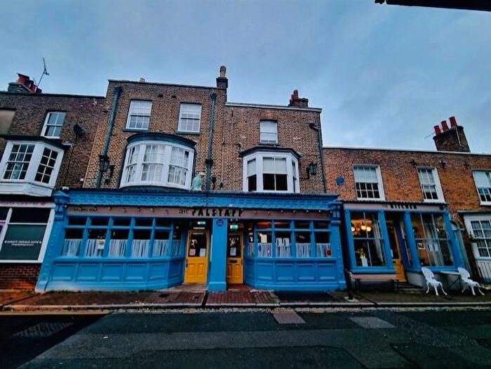 2 Bedroom Flat To Rent In Addington Street, Ramsgate, CT11