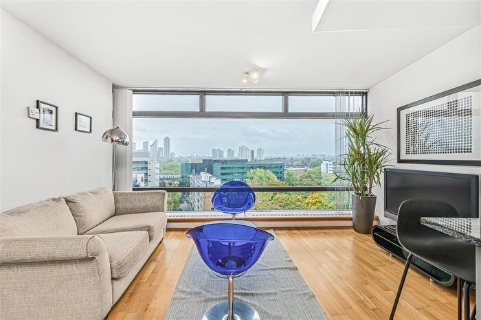 1 Bedroom Flat To Rent In Parliament View Apartments, Albert Embankment, Vauxhall, London, SE1