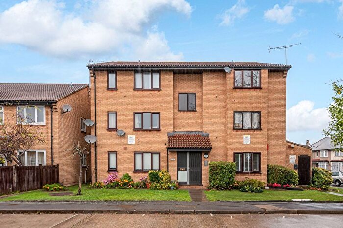 1 Bedroom Flat For Sale In Hogarth Crescent, Colliers Wood, London, SW19