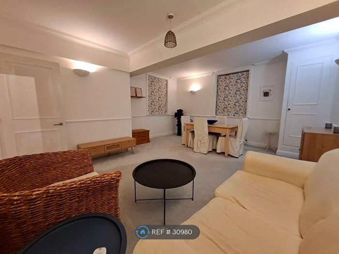 2 Bedroom Flat To Rent In Bowden Street, London, SE11