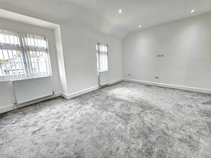 2 Bedroom Flat To Rent In High Street, Hornchurch, RM11