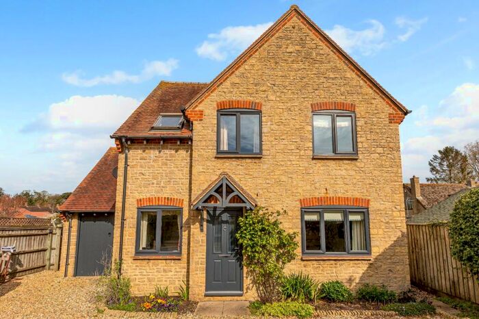 4 Bedroom Detached House For Sale In High Street, Hinton Waldrist, Faringdon, Oxfordshire, SN7