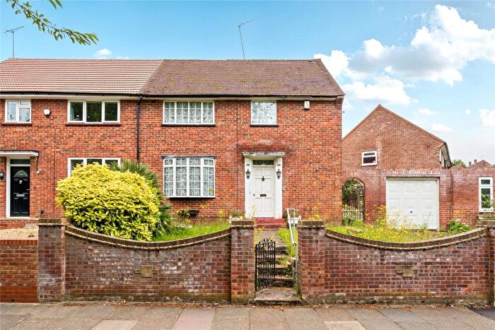 3 Bedroom Semi-Detached House For Sale In Beddington Road, Orpington, BR5