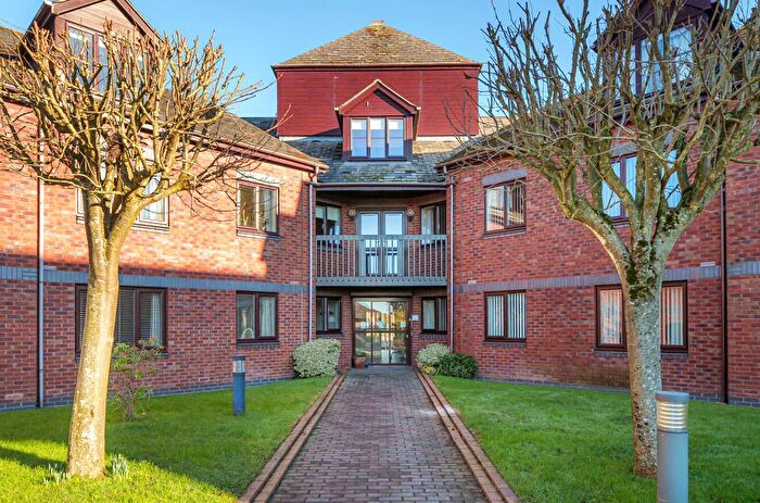 2 Bedroom Flat For Sale In Round Hill Meadow, Great Boughton, Chester, CH3