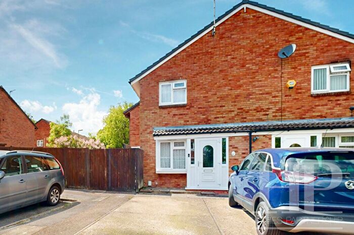 1 Bedroom End Of Terrace House For Sale In Hunstanton Close, Ifield, RH11
