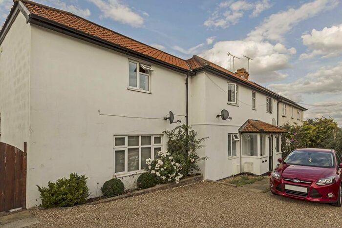 2 Bedroom Flat To Rent In Otter Road, Greenford, UB6