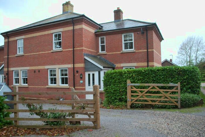 3 Bedroom Semi-Detached House To Rent In Globe Hill, Woodbury, EX5