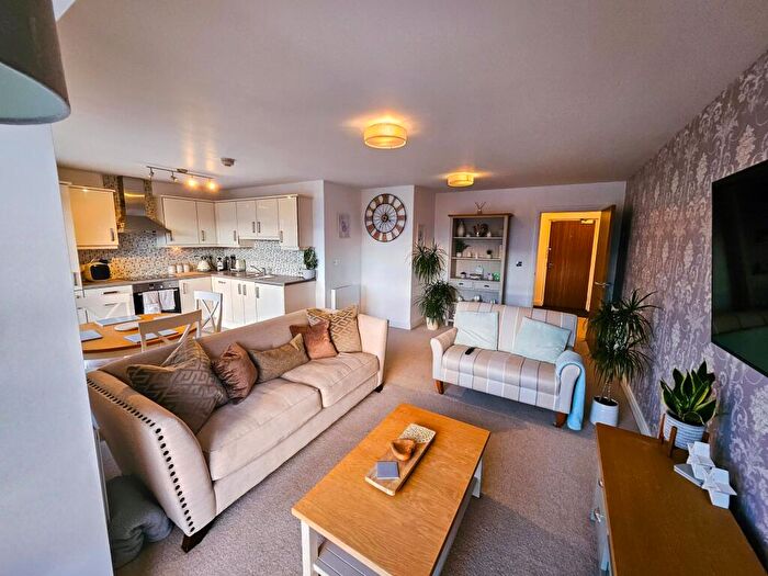 2 Bedroom Apartment To Rent In Handbridge Square, Chester, CH1