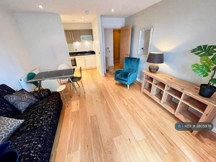 1 Bedroom Flat To Rent In Watermans Place, Leeds, LS1