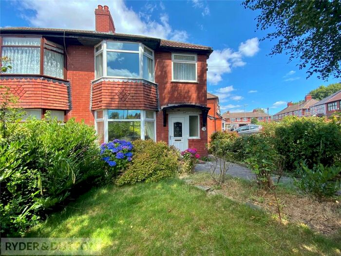 3 Bedroom Semi-Detached House To Rent In Birch Avenue, Alkrington, Middleton, Manchester, M24