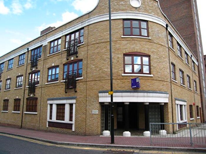 2 Bedroom Flat To Rent In Wapping Lane, Wapping, E1W