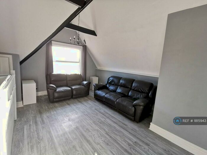 Studio To Rent In Rockmount Road, Upper Norwood, SE19