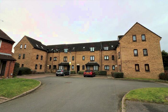 Flat To Rent In Jasmine Gardens, Hatfield, AL10