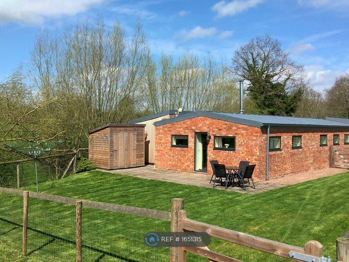 2 Bedroom Bungalow To Rent In Shoulton Lane, Hallow, Worcester, WR2