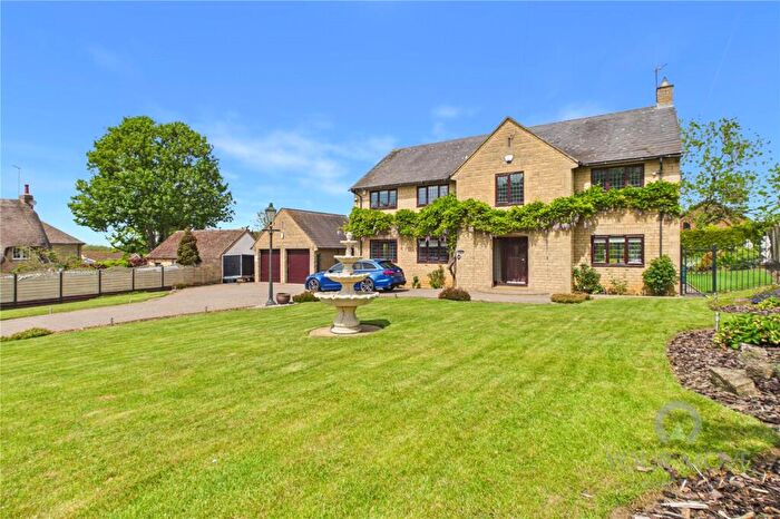 4 Bedroom Detached House To Rent In Barton Road, Barton Seagrave, Kettering, Northamptonshire, NN15