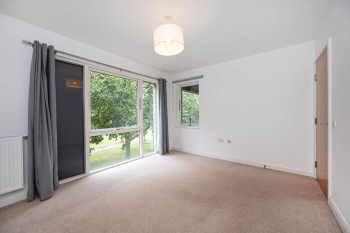 1 Bedroom Flat For Sale In Flat, Crisp Court, Gascoyne Road, Victoria Park, London, E9 - Photo 6