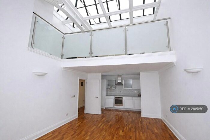 2 Bedroom Flat To Rent In The Clock House, Bromley, BR1