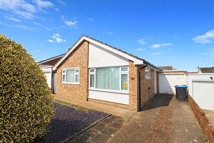 2 Bedroom Detached Bungalow For Sale In Derwent Avenue, Ramsgate, CT11