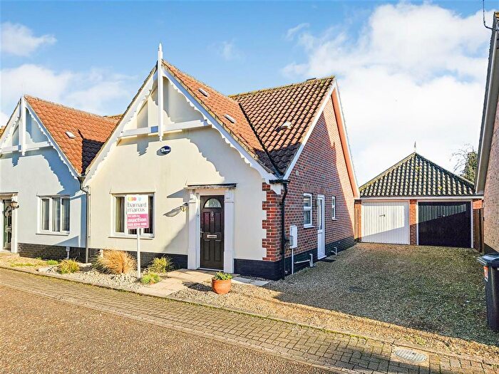 2 Bedroom Semi-Detached Bungalow For Sale In Muir Drive, Hingham, Norwich, NR9