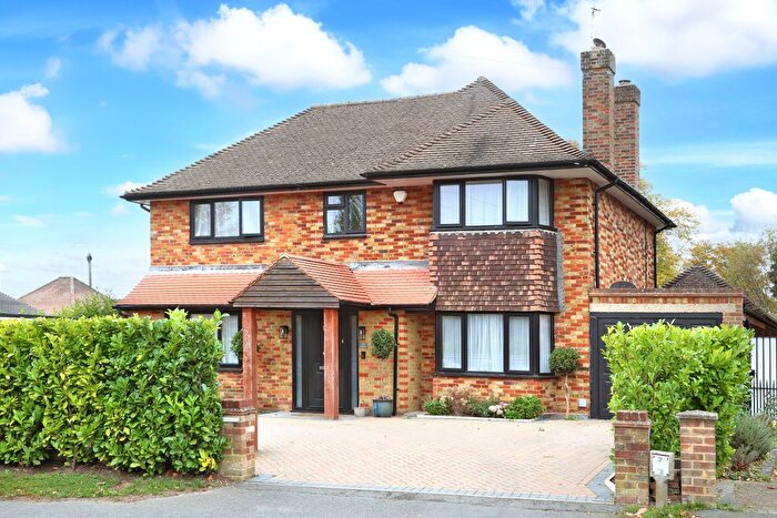 4 Bedroom Detached House For Sale In Joiners Lane, Gerrards Cross, SL9