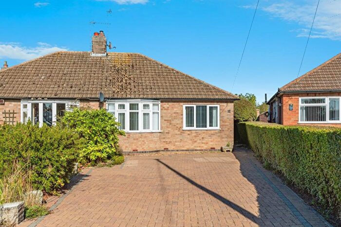 2 Bedroom Semi-Detached Bungalow For Sale In Oxford Street, Finedon, NN9