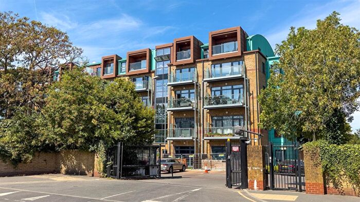 1 Bedroom Flat To Rent In Brindley Place, Uxbridge, UB8