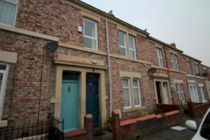 3 Bedroom Flat To Rent In Tamworth Road, Arthurs Hill, Newcastle Upon Tyne, NE4