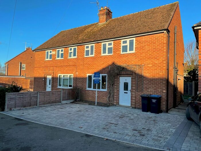 3 Bedroom Semi-Detached House To Rent In Crescent Road, Lutterworth LE17