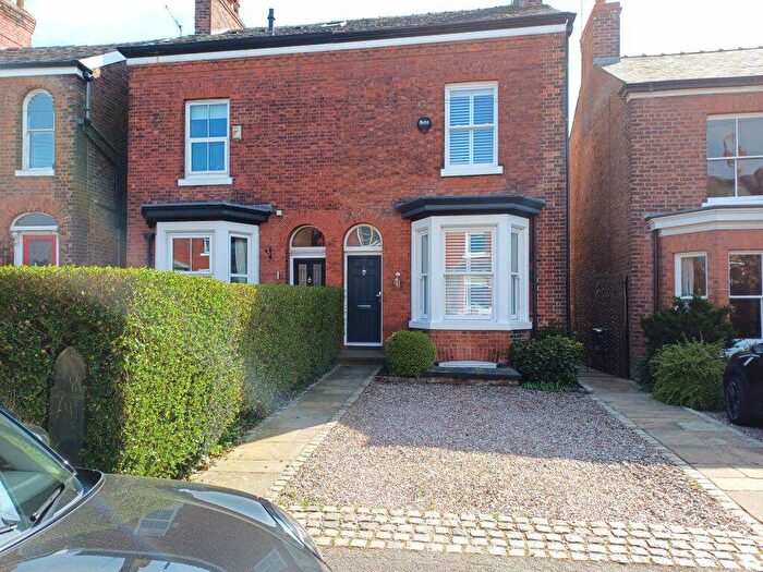 3 Bedroom Semi Detached House To Rent In Chapel Lane, W/S, SK9