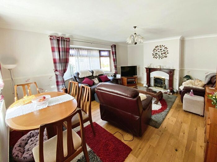 3 Bedroom Bungalow For Sale In Garbutt Close, Preston, Hull, HU12