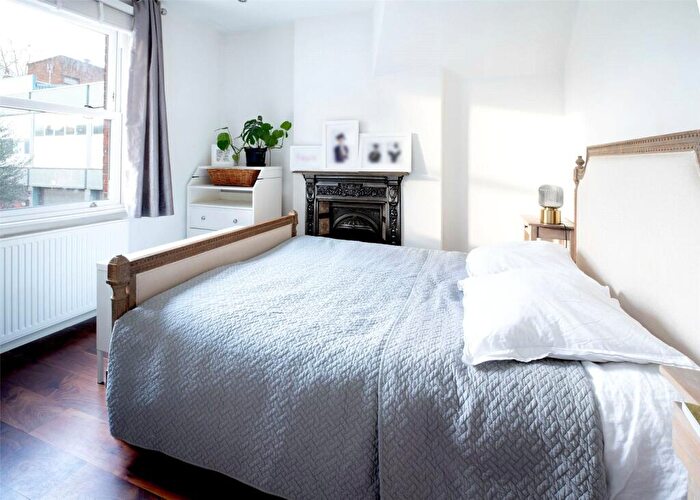 3 Bedroom End Of Terrace House For Sale In Alder Road, East Sheen, London, SW14