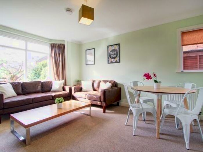 4 Bedroom Terraced House To Rent In Union Road, Exeter, EX4