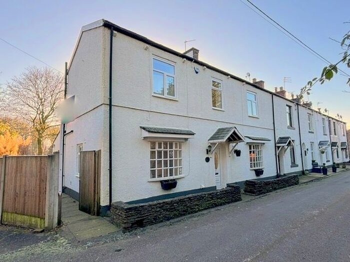 3 Bedroom Cottage To Rent In Wood Road Lane, Summerseat, BL9